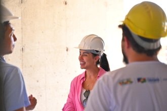 Daniella Jadão Meneses evidencia como políticas públicas eficazes podem transformar a realidade e ampliar a autonomia das mães solos.