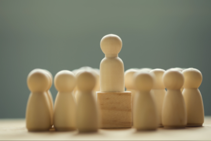 Gestão intergeracional e o desafio de unir sabedoria e inovação nas empresas modernas, por Alfredo Moreira Filho.