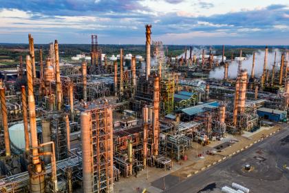 Paulo Roberto Gomes Fernandes analisa as diferentes formas de privatização, os modelos de licitação e os riscos estratégicos para o setor de óleo e gás.