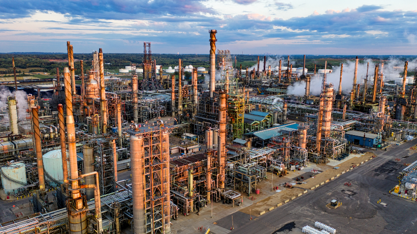 Paulo Roberto Gomes Fernandes analisa as diferentes formas de privatização, os modelos de licitação e os riscos estratégicos para o setor de óleo e gás.