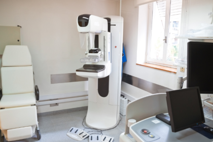 Por que a comparação entre mamografias é essencial para diagnósticos mais precisos, como explica Vinicius Tadeu Sattin Rodrigues ao abordar a evolução das imagens ao longo do tempo.