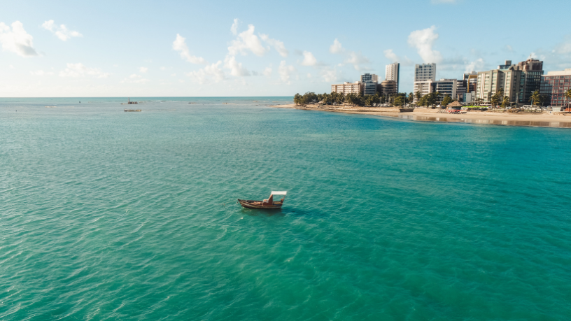 Maceió lidera crescimento do turismo internacional no Brasil em 2026