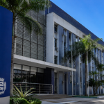 A Dança das Cadeiras Institucional: O Impacto das Exonerações em Massa na Gestão Pública de Maceió
