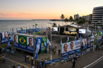 Flávio Bolsonaro em Maceió: visita movimenta campanha presidencial e ocorre em meio a disputa acirrada pelo Governo de Alagoas
