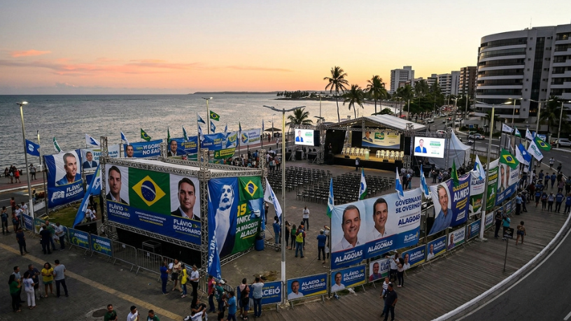 Flávio Bolsonaro em Maceió: visita movimenta campanha presidencial e ocorre em meio a disputa acirrada pelo Governo de Alagoas